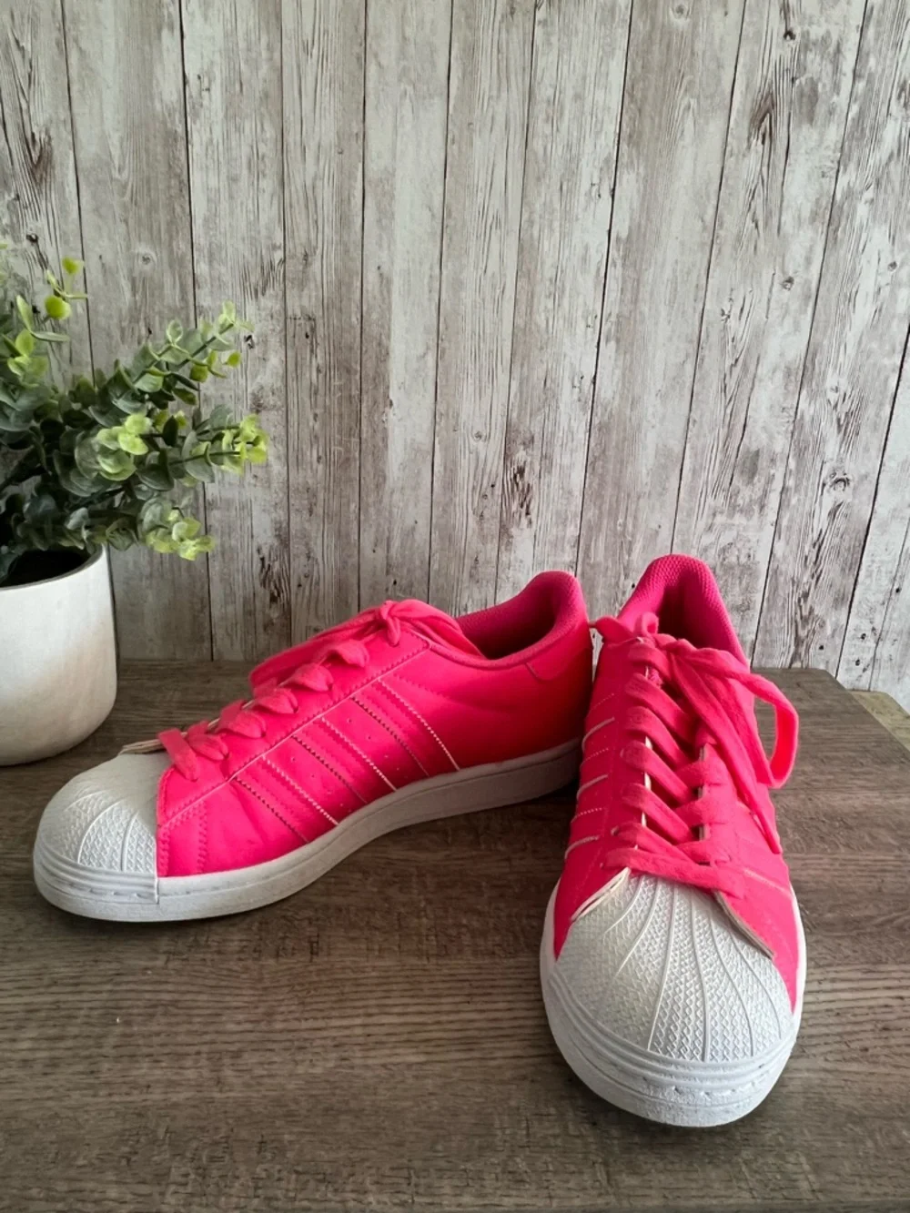 adidas Superstar Women's Bright Sonic  Pink Lace-Up Sneakers Size 40 M7, W9 - Picture 5 of 7
